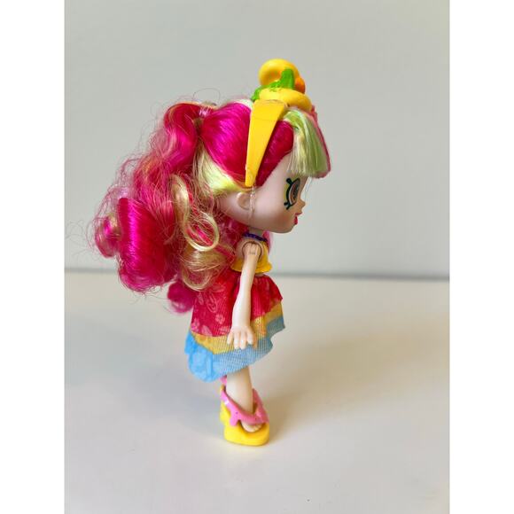 Shopkins Shoppies World Vacation Donatina Visits Brazil Girl Doll - Picture 6 of 9